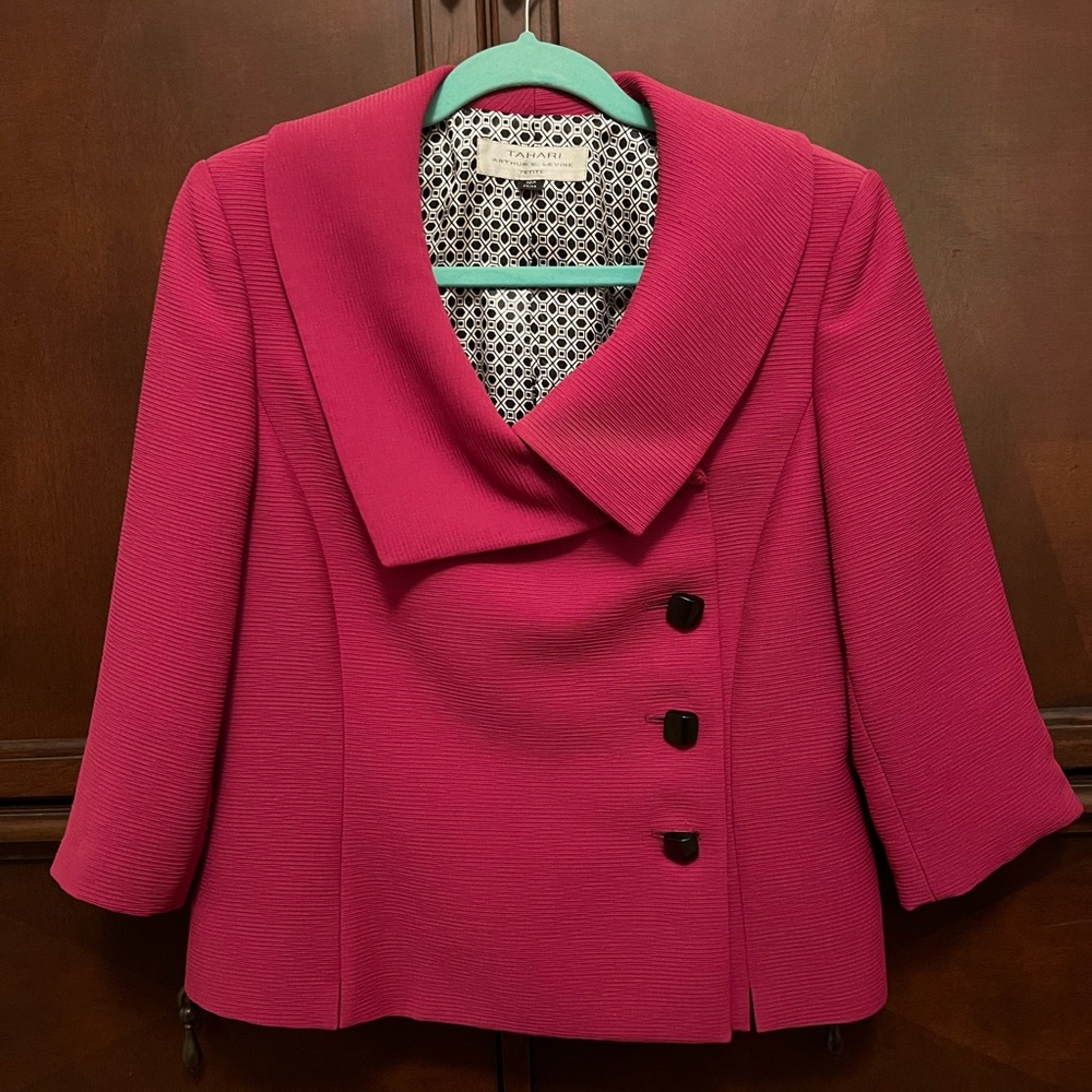 10P Tahari suit jacket